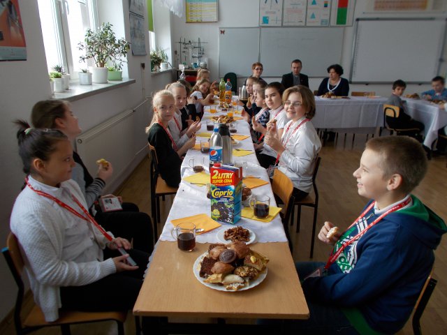 Wręczenie legitymacji członkom Szkolnego Koła Caritas